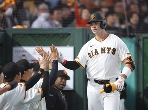 巨人・ダルベック、“冷静”に見極め押し出し四球　中田翔氏「打席でも余裕がありました」