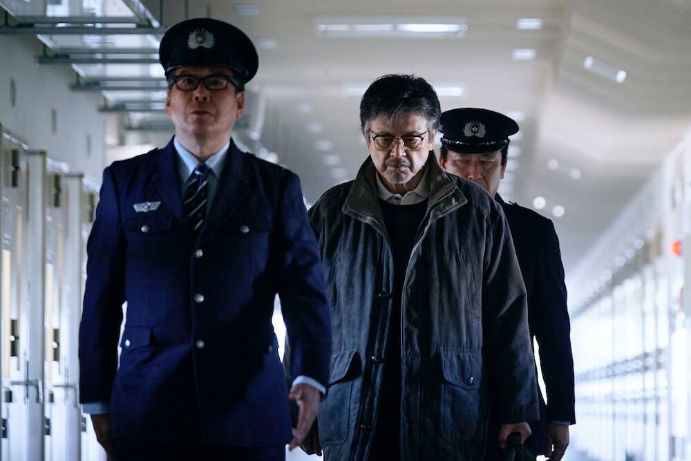 『白鳥とコウモリ』松村北斗×今田美桜、東野圭吾さんの新たな傑作を完全映画化