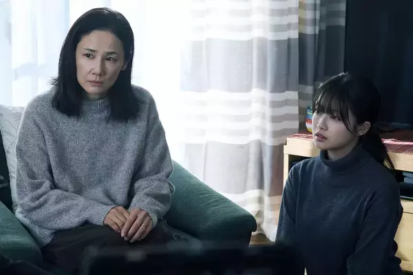 「『白鳥とコウモリ』松村北斗×今田美桜、東野圭吾さんの新たな傑作を完全映画化」の画像