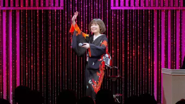 「田川寿美、自ら選曲した昭和の名曲『東京ブギウギ』をLAST FIRSTとデュエット熱唱し笑顔」の画像