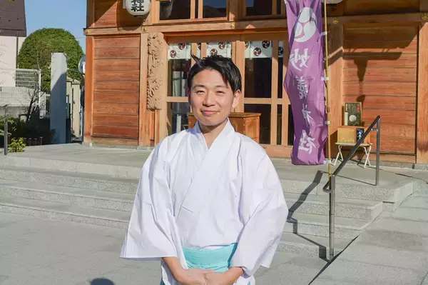 「黒猫が導く必勝の神社！？　猫神社とも呼ばれる妙義神社にてランパンプスが合格祈願！」の画像