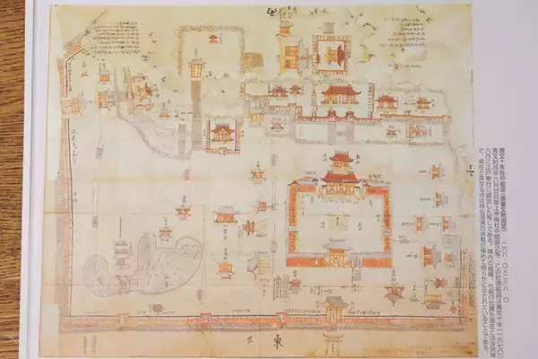 「見た目は7社、中身は56神！？　祈りの集積地、静岡浅間神社でランパンプスが合格祈願！」の画像