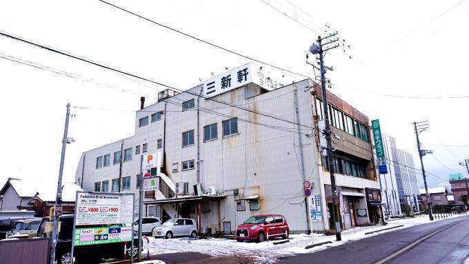 新潟の名物駅弁「えび千両ちらし」、ネタが「隠れた」理由とは？