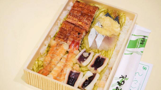 新潟の名物駅弁「えび千両ちらし」、ネタが「隠れた」理由とは？