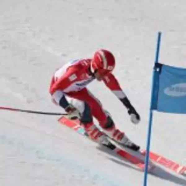 「自転車競技への挑戦を経て、パワーアップした滑りで北京へ挑む！　パラアルペンスキー小池岳太選手」の画像