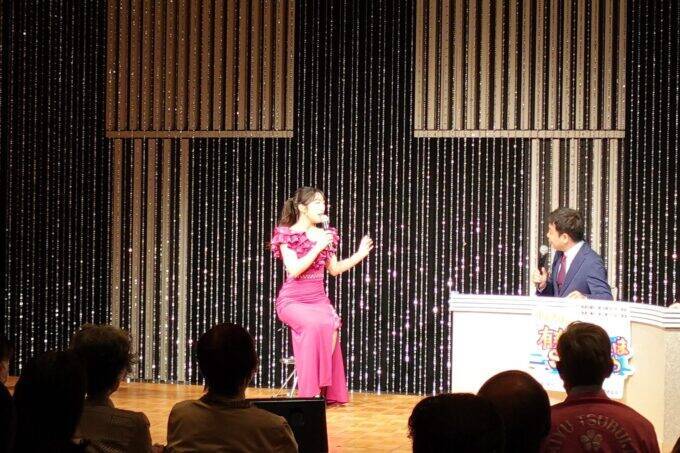 長保有紀、ミャクミャクよりもモンチッチ！ 40周年記念曲も昭和の匂いプンプン！