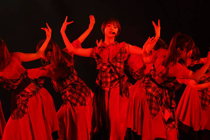 乃木坂46、全国ツアー初日に新曲初披露　30thシングル「好きというのはロックだぜ！」