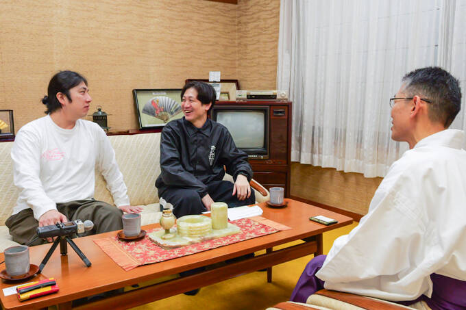 カラスが導いた神の島？！　平清盛公も信仰した世界遺産、嚴島神社にてランパンプスが合格祈願！