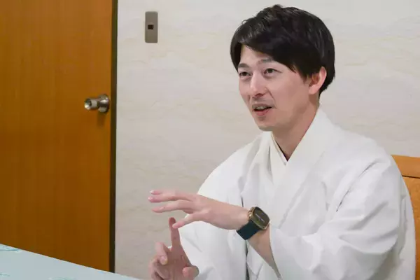 「「小さいおじさん」の正体とは！？　東京のへそ・大宮八幡宮にてランパンプスが合格祈願！」の画像