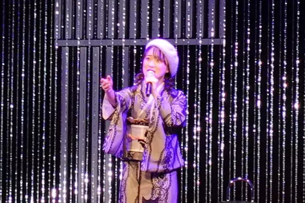 「マルシア、ブラジル帰国で感じたハグとチュッの連発に「私はもう日本人だわ！」」の画像