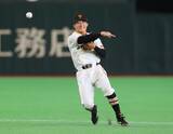 「里崎智也氏、8回の巨人・浦田の守備に「ファーストセーフは仕方がないにしても…」」の画像1