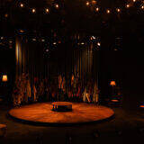 小沢道成渾身の新作『The Closet Revue』開幕！　ザ・スズナリで一ヶ月のロングランに挑む