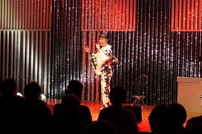 原田悠里、代表曲『津軽の花』を歌い終えたあと、その場でジャンプをする理由があった！