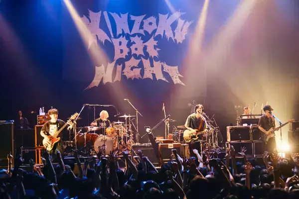 「『KINZOKU Bat NIGHT at Shibuya O-EAST』オフィシャルレポート 11月20日（木）に開催される京都磔磔公演の映像配信も決定！」の画像
