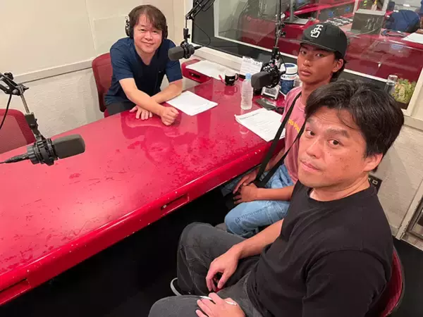 「サーフィン・松野太郎　本場カリフォルニアの波を愛する中学生サーファー」の画像