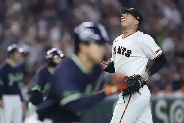 巨人、痛かったライト・平山の転倒　真中氏「ノーバウンドで捕ろうとして」…「足を滑らせましたね」