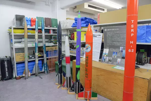「学生だけでロケット打ち上げ！？　航空宇宙学を学ぶ東海大学の学生にランパンプスがインタビュー！」の画像