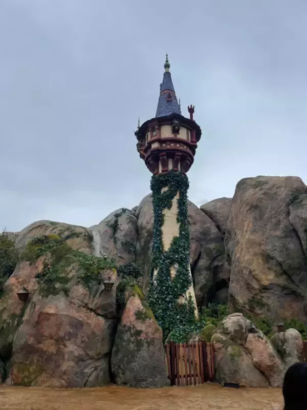 「東京ディズニーシー開業以来最大の開発！　新テーマポート「ファンタジースプリングス」　熊谷実帆アナウンサーが、ひと足早く見どころを紹介！」の画像