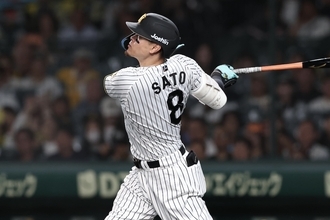 阪神・佐藤輝明、苦手のDeNA・平良の前に第1打席は空三振　金村氏「ほとんどボール球を振りましたよ」