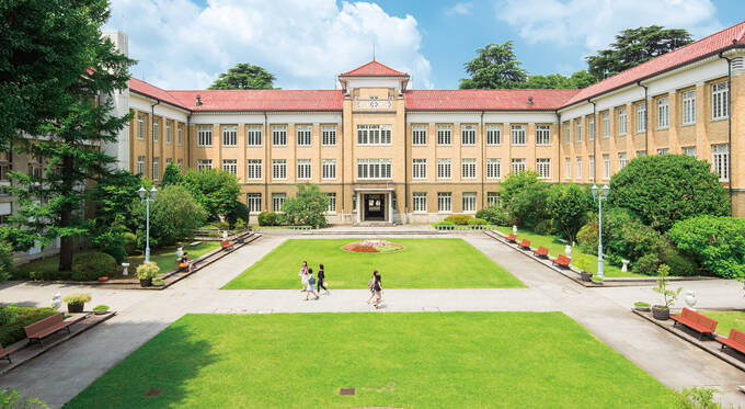 「自分で考え、動く」を育てる大学！？　語学力と自主性を磨く、津田塾大学にてランパンプスが徹底取材！