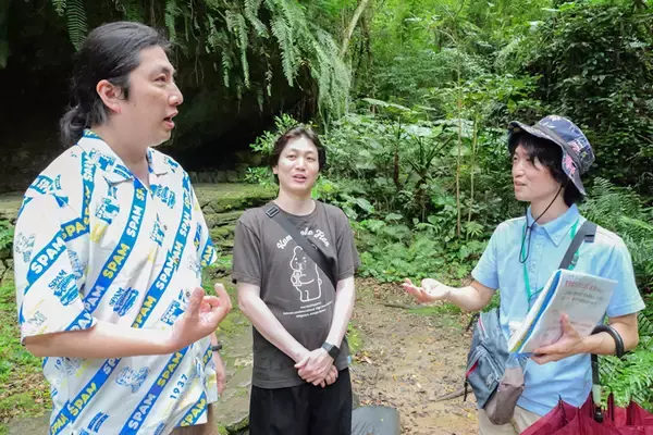 「琉球王国最高の聖地！？　世界遺産・斎場御嶽でランパンプスが祈りの真髄を学ぶ！」の画像