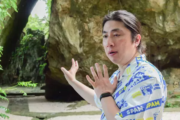 「琉球王国最高の聖地！？　世界遺産・斎場御嶽でランパンプスが祈りの真髄を学ぶ！」の画像