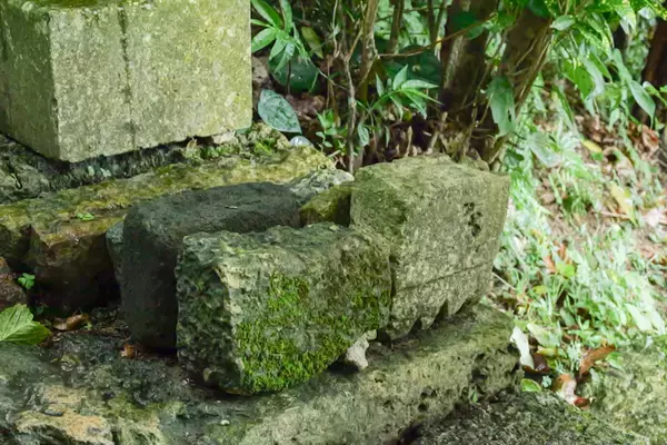 「琉球王国最高の聖地！？　世界遺産・斎場御嶽でランパンプスが祈りの真髄を学ぶ！」の画像