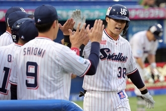 ヤクルトドラ6・石井、嬉しいプロ初ホーマー！大矢氏「初球からしっかり振れるのは素晴らしい」