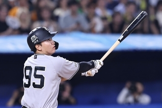決勝弾の巨人・笹原、5試合連続スタメン＆5試合連続安打　真中氏「必死にアピールしている」