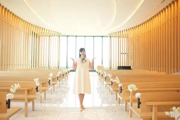 「「いつもと違う雰囲気のお洋服を選んでみたくなって、ちょっと遊び心が出ちゃいました（笑）」　東島衣里アナウンサー」の画像