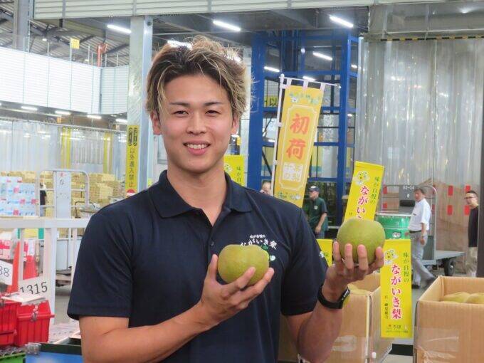 東京・大田市場で千葉県産梨「幸水」初競り