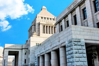 就職氷河期世代の正規雇用～一方で中高年襲う「黒字リストラ」