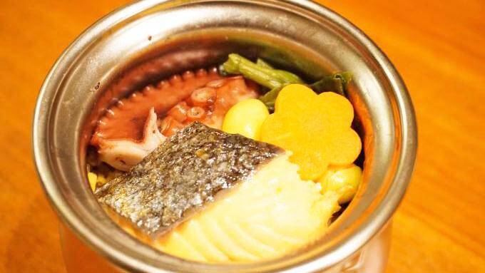 西明石駅「銀色のひっぱりだこ飯」(1380円)～たこ壺型容器の名物駅弁が「金・銀・銅」揃い踏み！
