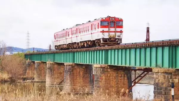 「新津駅「焼漬鮭ほぐし弁当」(1130円)～駅弁屋さんの厨房ですよ！(vol.21「三新軒」編(2))」の画像