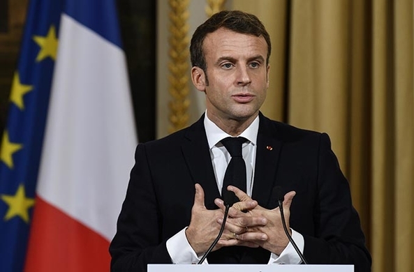 最年少フランス大統領候補エマニュエル マクロン氏 妻は25歳上の略奪愛 17年4月24日 エキサイトニュース
