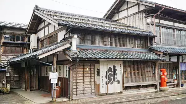 「新津駅「特製さけずし」(1250円)～村上の古き街並みを思い浮かべていただきたい駅弁！」の画像