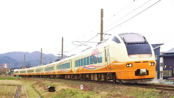新津駅「特製さけずし」(1250円)～村上の古き街並みを思い浮かべていただきたい駅弁！
