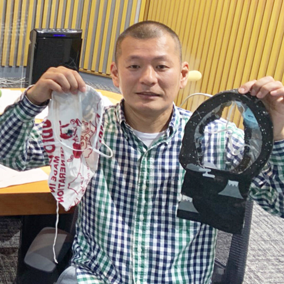 U字工事 益子 日テレニュース番組に取り上げられた妻の手作りマスクを披露 2020年7月11日 エキサイトニュース