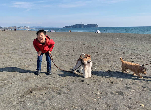 ダウン症の小学生を支えるテリア犬は 兄であり弟であり親友 年7月18日 エキサイトニュース