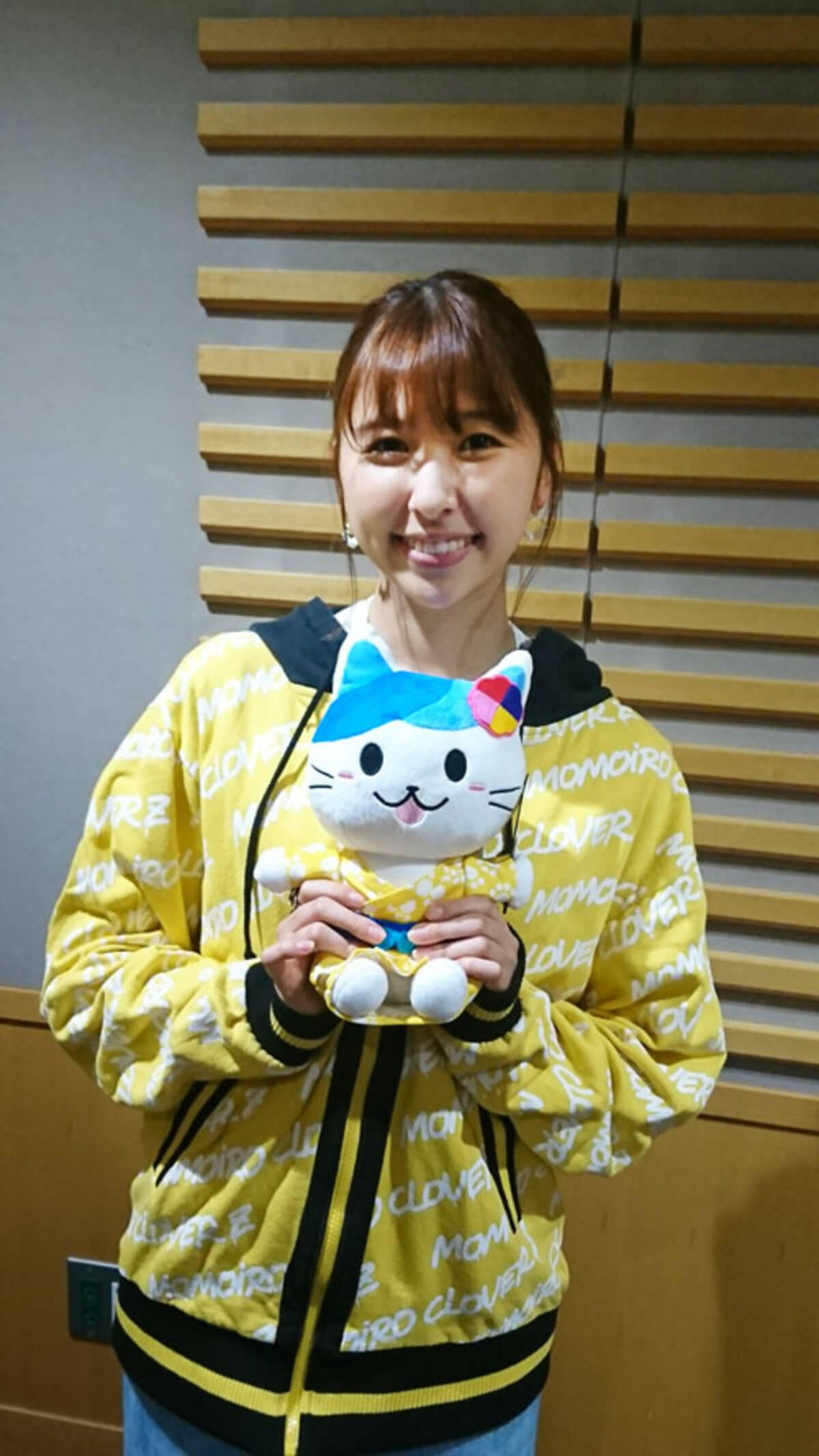 ももクロ 玉井 超 テンション上がった ロッキン名物 メロンまるごとクリームソーダ を自宅で堪能 年8月30日 エキサイトニュース