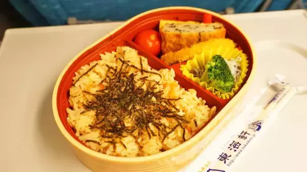 「静岡駅「ごちそうシーチキン弁当」(880円)～清水港線跡を辿って世界遺産・三保松原へ」の画像
