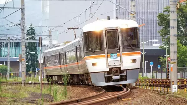 静岡駅「ごちそうシーチキン弁当」(880円)～清水港線跡を辿って世界遺産・三保松原へ