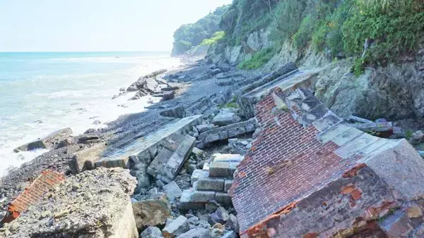 「静岡駅「うなぎめし」(1700円)～東海の親不知・大崩海岸」の画像