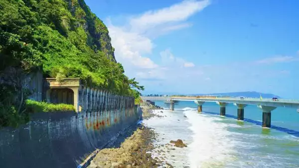 「静岡駅「うなぎめし」(1700円)～東海の親不知・大崩海岸」の画像