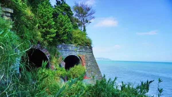 「静岡駅「うなぎめし」(1700円)～東海の親不知・大崩海岸」の画像