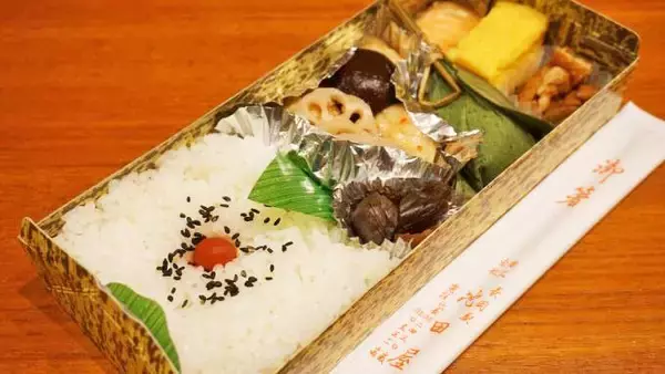 「長岡駅「越後長岡喜作辨當(ミニチュアフィギュア販売記念)」(1650円)～弥彦線を辿って「嵐渓荘」へ」の画像