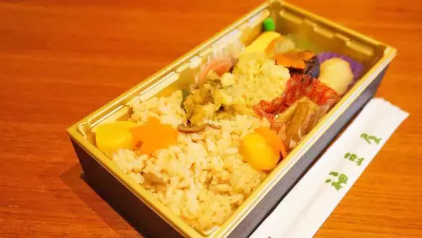 「郡山駅「ふくしま路 おとなの秋ごはん」(1100円)～東北の紅葉へGo To しながら駅弁！」の画像