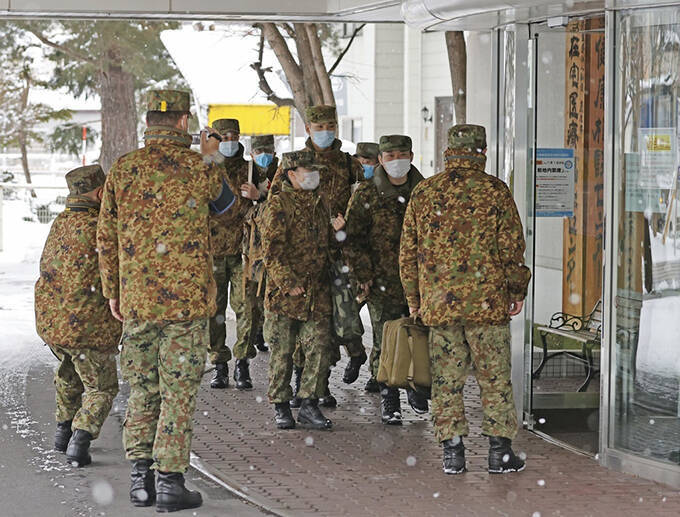 政府のコロナ対策～ブレーキとアクセルを両方踏み、無駄な時間と労力を費やしている