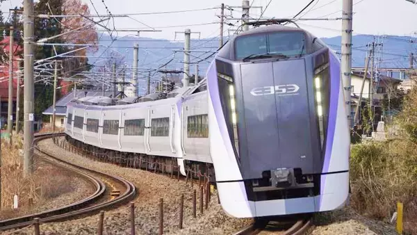 小淵沢駅「松茸弁当」(1150円)～「あずさ」の歴史は師走に動く！？