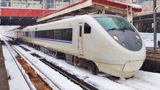 越後湯沢駅「どかんとかにずし」(950円)～駅弁屋さんの厨房ですよ！(vol.23「川岳軒」編(3))